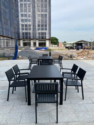 Mẫu bàn ghế nhựa giả gỗ đẹp dành cho quán cafe và nhà hàng