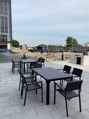 Ghế nhựa giả gỗ ngoài trời cho cafe sân vườn